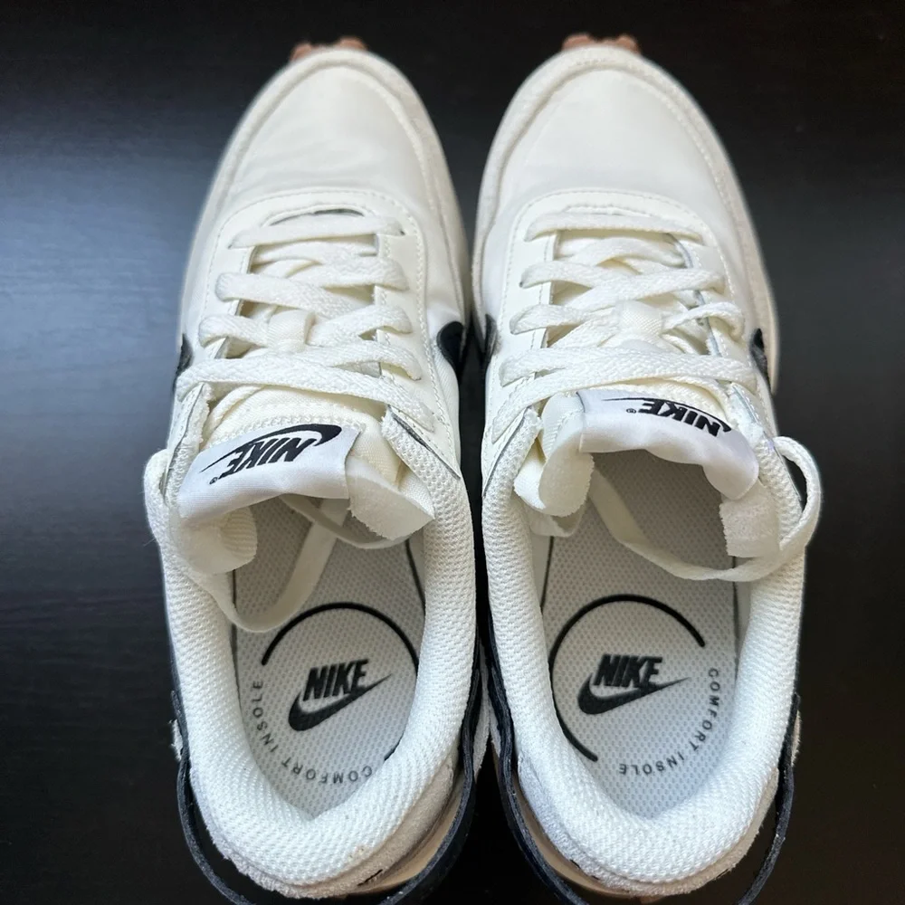 Nike Waffle Debut Women’s Shoes - Picture 3 of 5